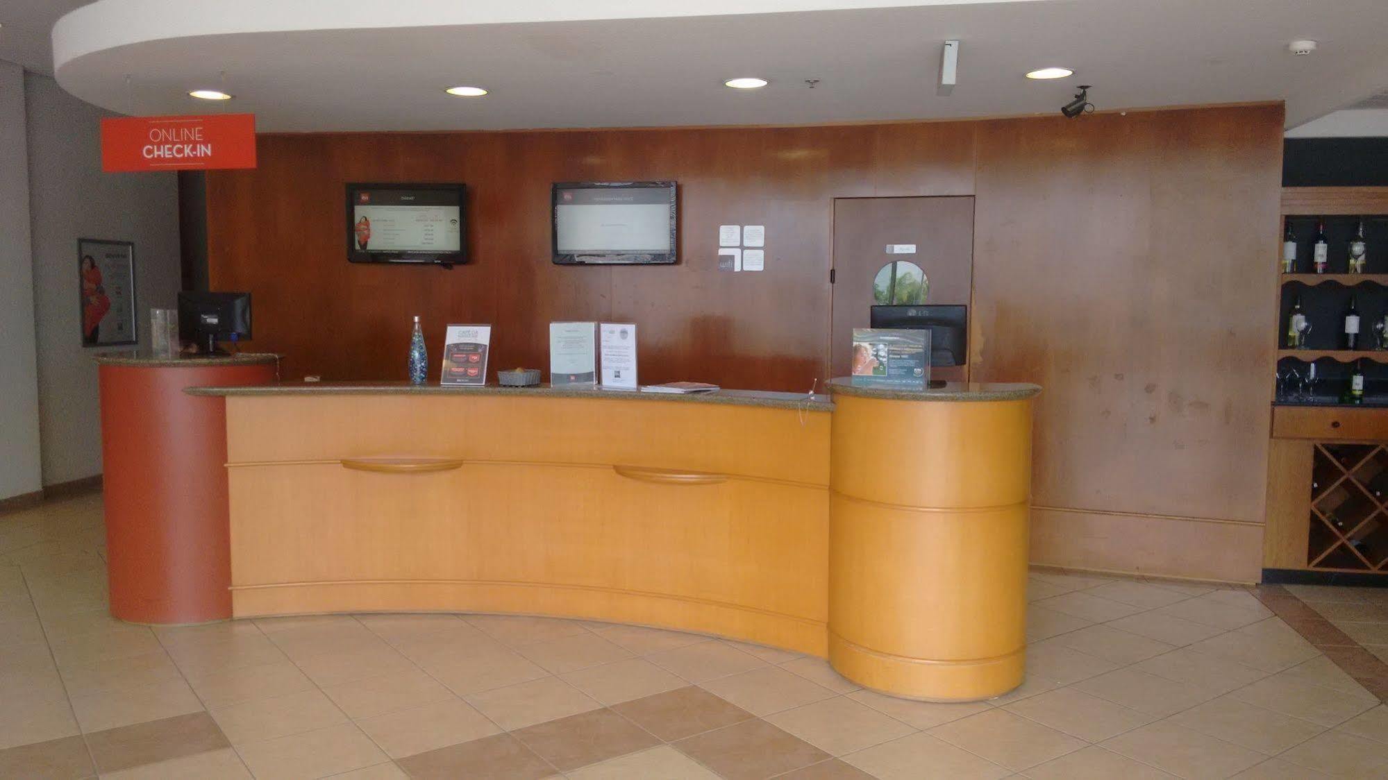 ibis Navegantes Itajai Hotel Bagian luar foto